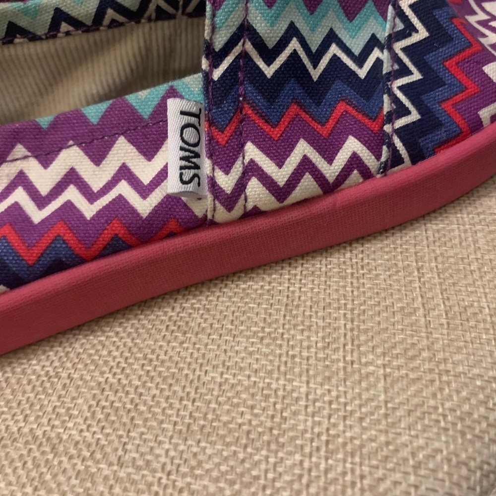 Toms - Picture 4 of 7